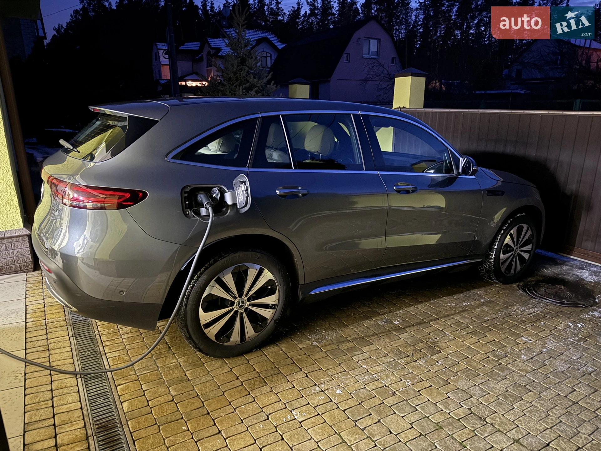 2022 Mercedes-Benz EQC - мініатюра 11