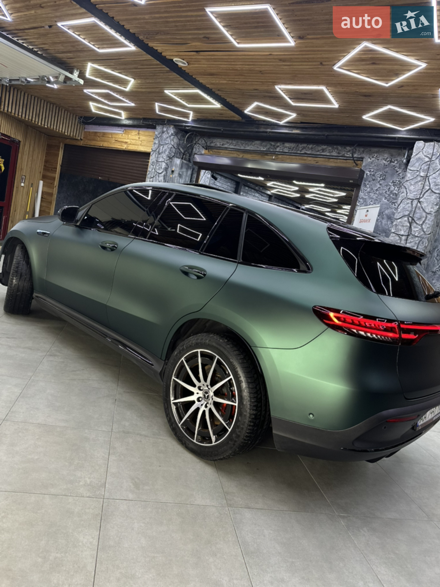 2020 Mercedes-Benz EQC - мініатюра 11