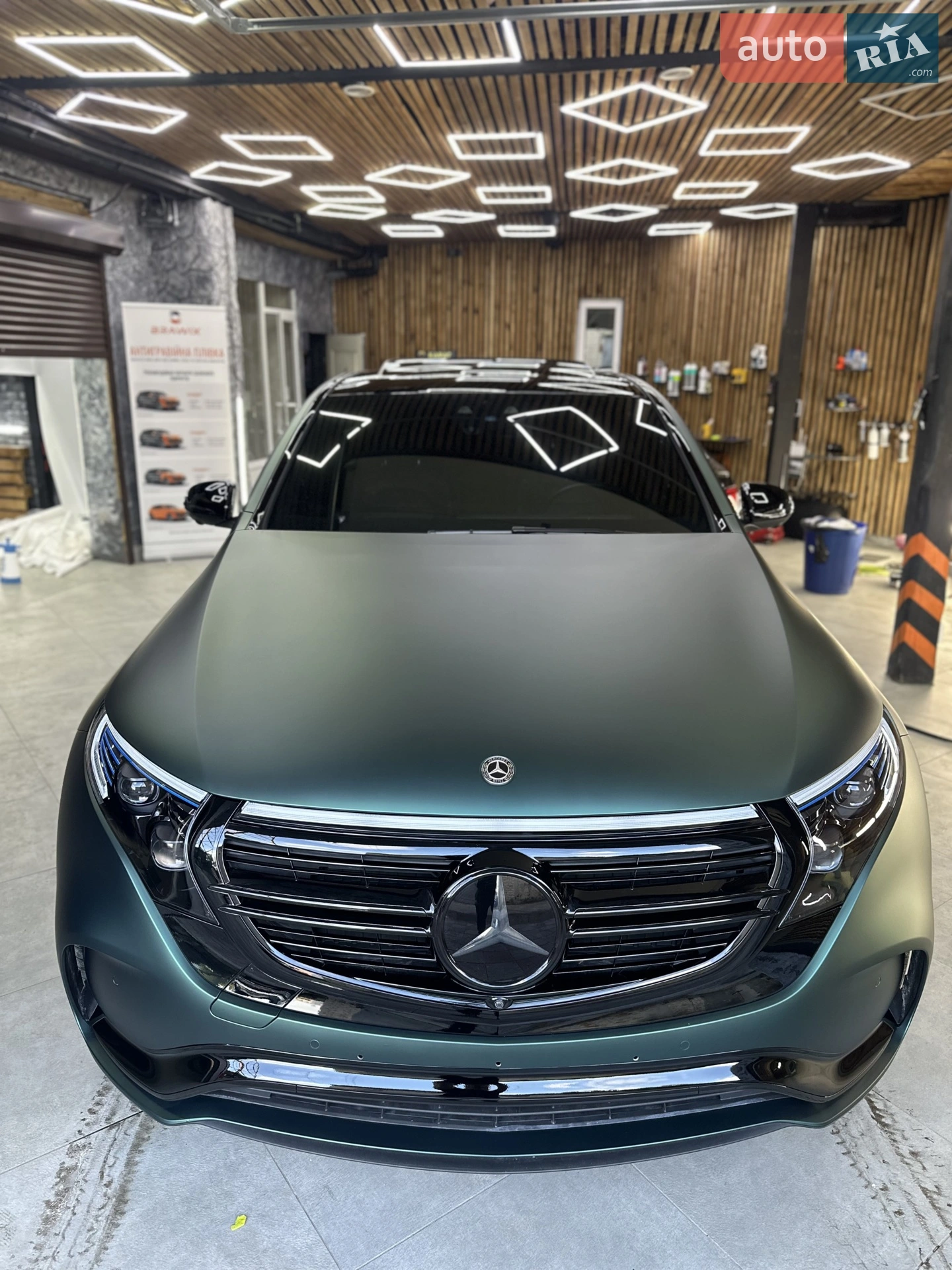 2020 Mercedes-Benz EQC - мініатюра 8