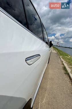 Позашляховик / Кросовер Mercedes-Benz EQE SUV 2023 в 
