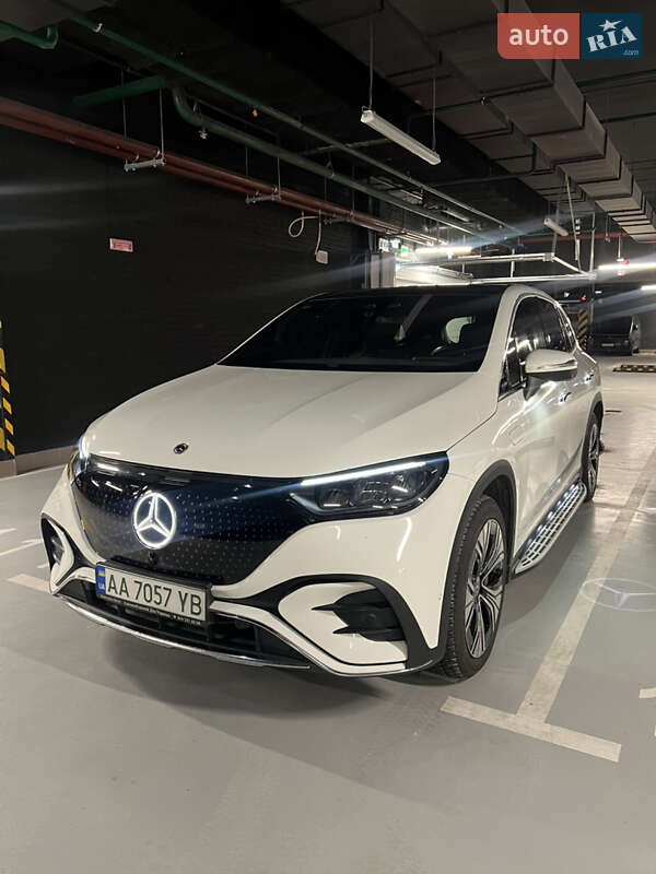 Mercedes-Benz EQE SUV 2023