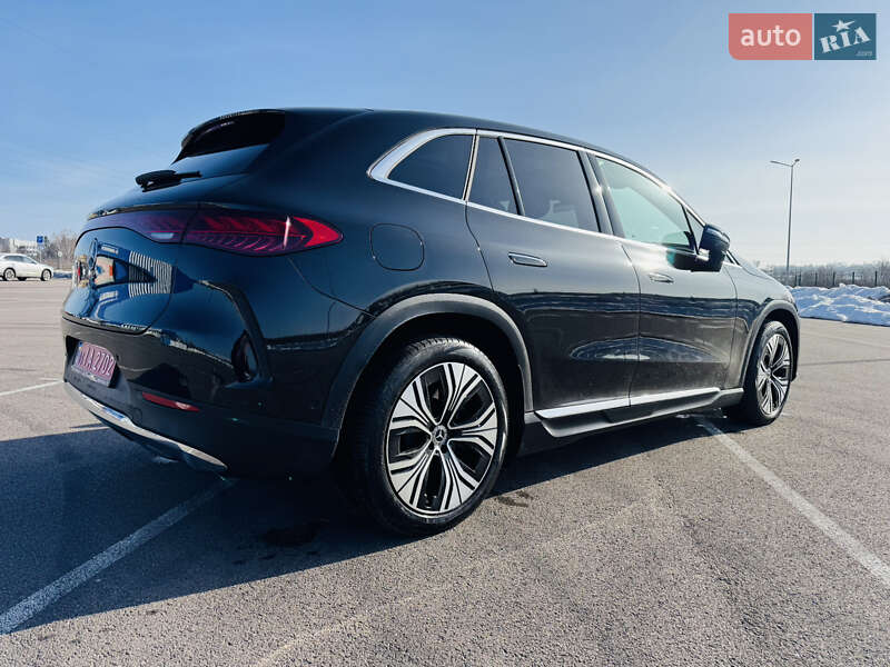 Mercedes-Benz EQE SUV 2023