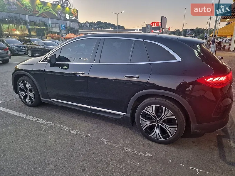 Mercedes-Benz EQE SUV