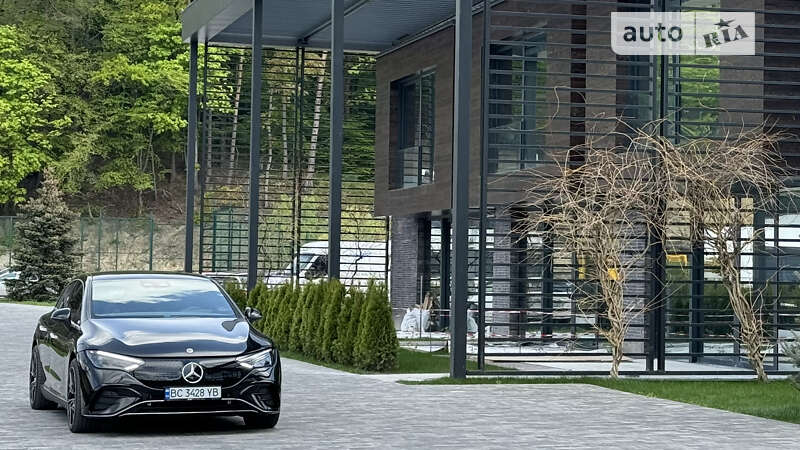 Седан Mercedes-Benz EQE 2022 в Львове