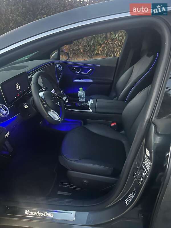 Седан Mercedes-Benz EQE 2023 в Чернівцях