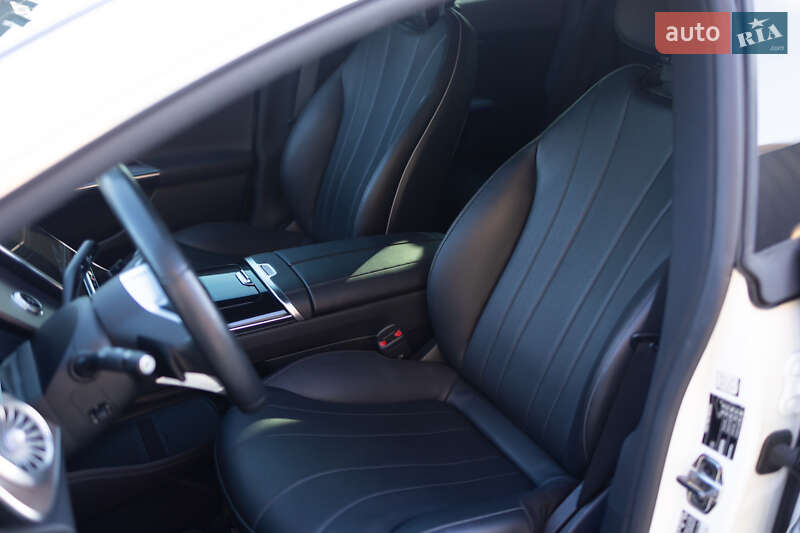 Седан Mercedes-Benz EQE 2022 в Тернополі
