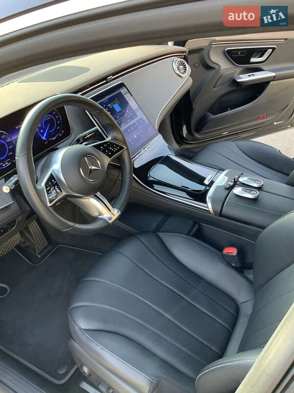 Седан Mercedes-Benz EQE 2022 в Обухове