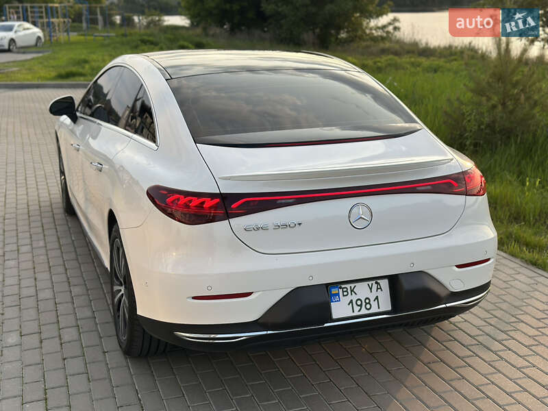 Седан Mercedes-Benz EQE 2022 в Ровно