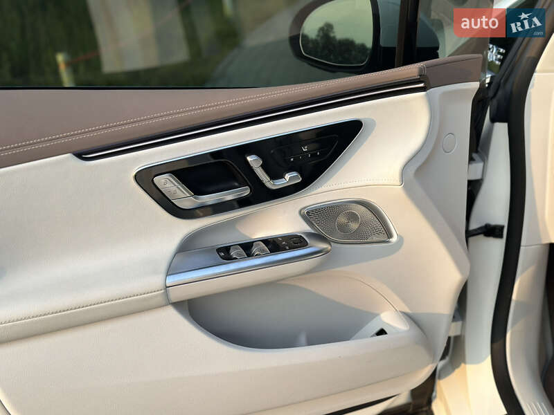 Седан Mercedes-Benz EQE 2022 в Ровно