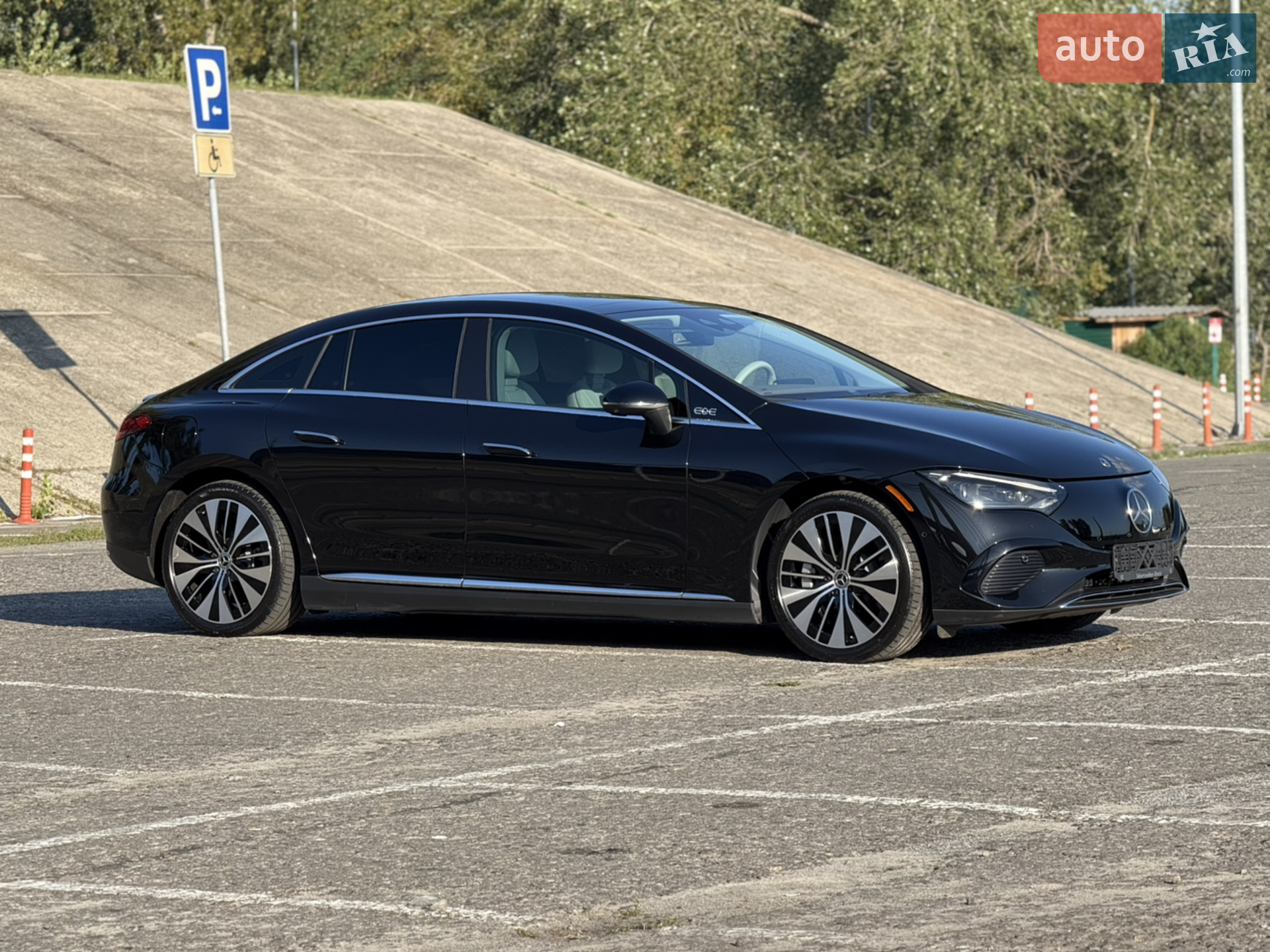 2022 Mercedes-Benz EQE - мініатюра 12