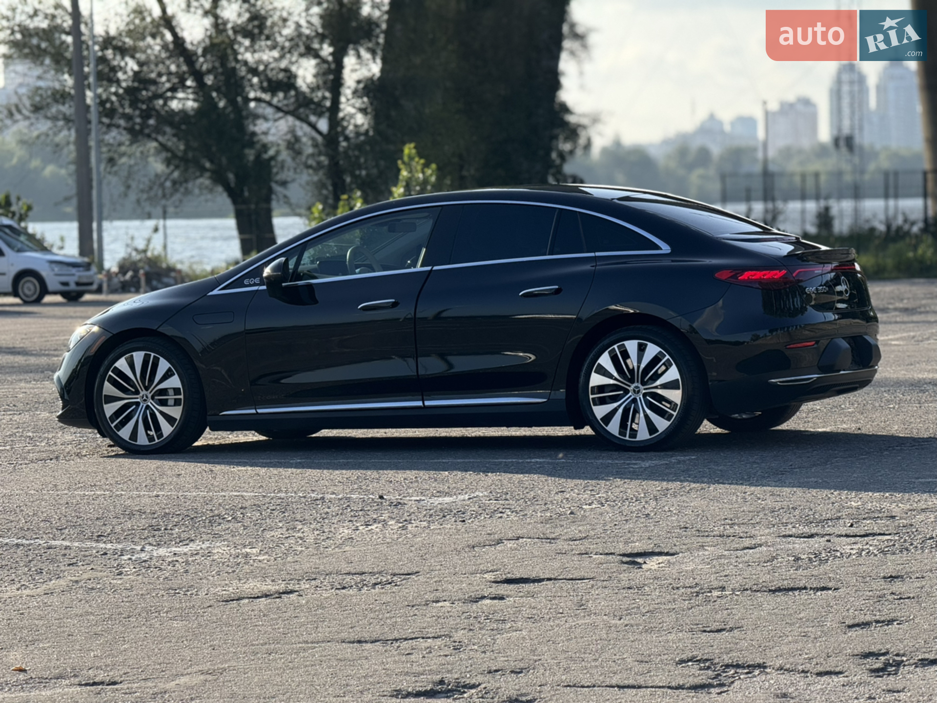 2022 Mercedes-Benz EQE - мініатюра 26