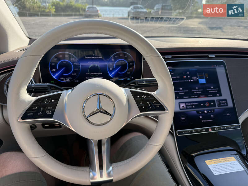 Седан Mercedes-Benz EQE 2022 в Києві