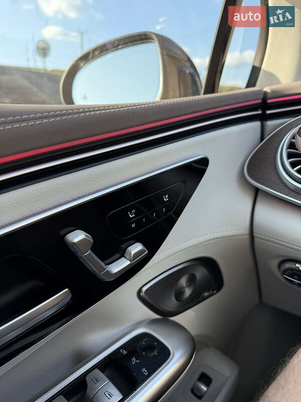 Седан Mercedes-Benz EQE 2022 в Києві