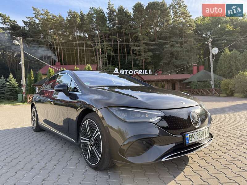 Седан Mercedes-Benz EQE 2022 в Ровно