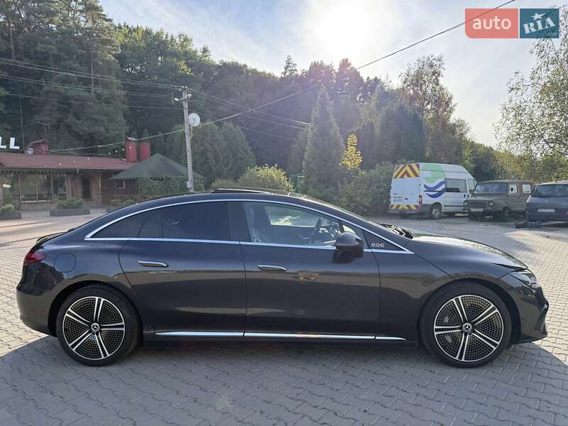 Седан Mercedes-Benz EQE 2022 в Ровно