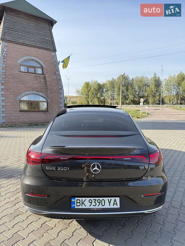 Седан Mercedes-Benz EQE 2022 в Ровно