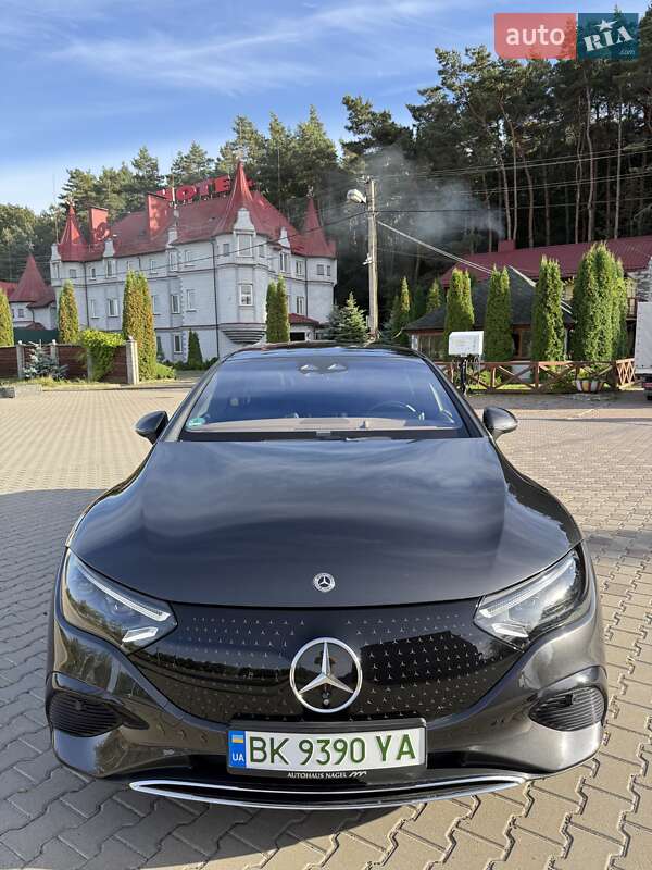 Седан Mercedes-Benz EQE 2022 в Ровно