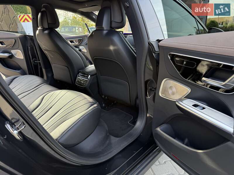 Седан Mercedes-Benz EQE 2022 в Ровно