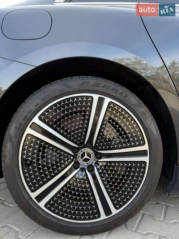 Седан Mercedes-Benz EQE 2022 в Ровно