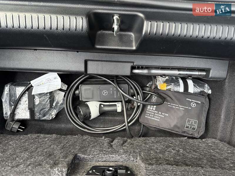 Седан Mercedes-Benz EQE 2022 в Ровно