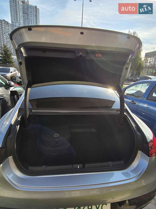 Седан Mercedes-Benz EQE 2023 в Киеве