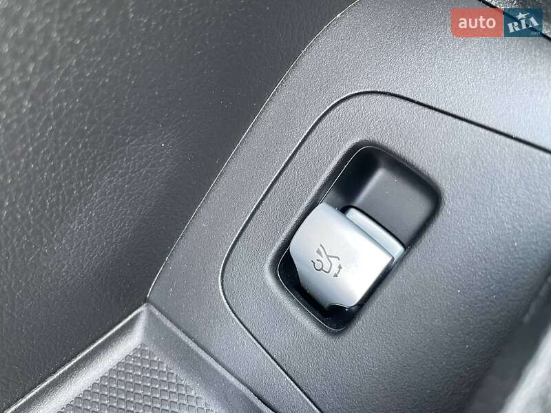 Седан Mercedes-Benz EQE 2022 в Киеве