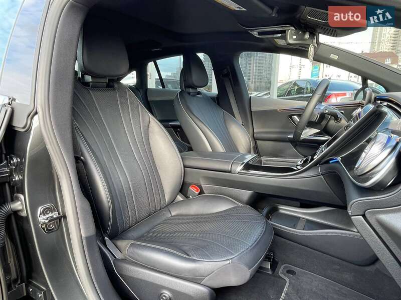 Седан Mercedes-Benz EQE 2022 в Киеве