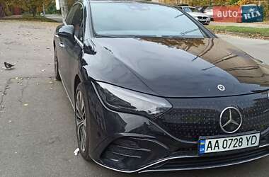 Седан Mercedes-Benz EQE 2022 в 