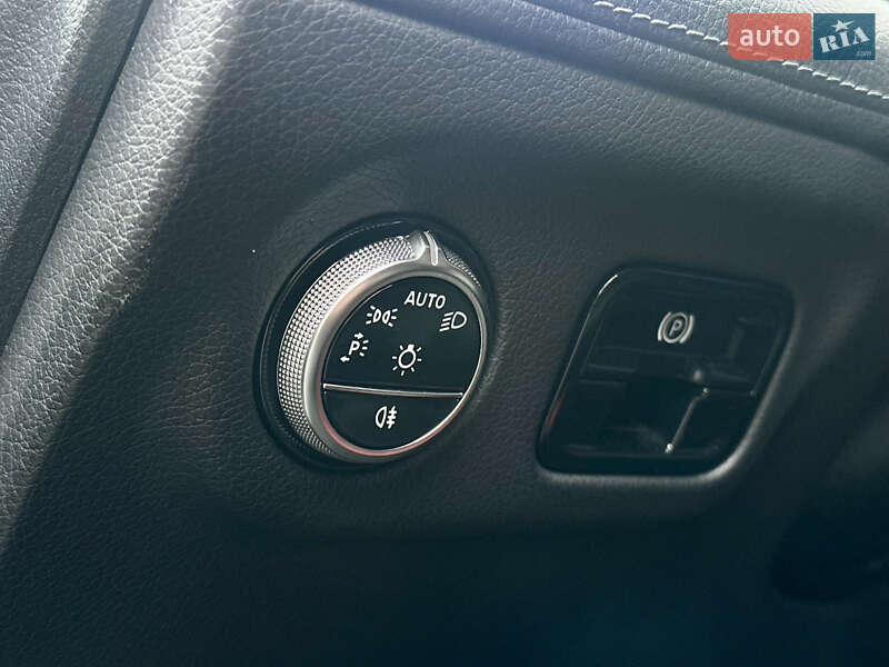 Седан Mercedes-Benz EQE 2023 в Киеве