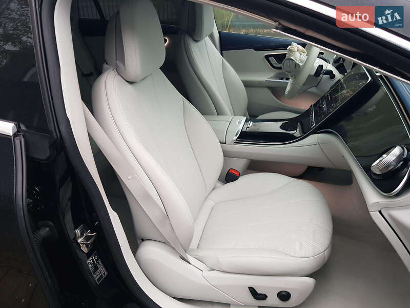 Седан Mercedes-Benz EQE 2023 в Львове