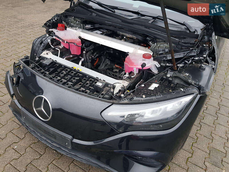 Седан Mercedes-Benz EQE 2023 в Львове