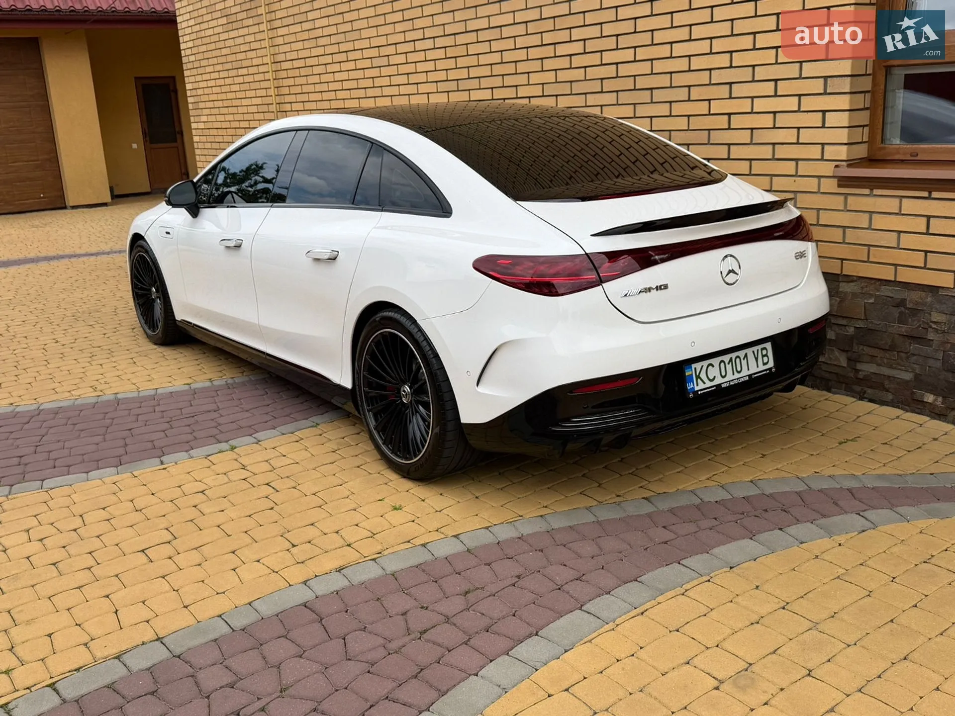 2023 Mercedes-Benz EQE - мініатюра 11