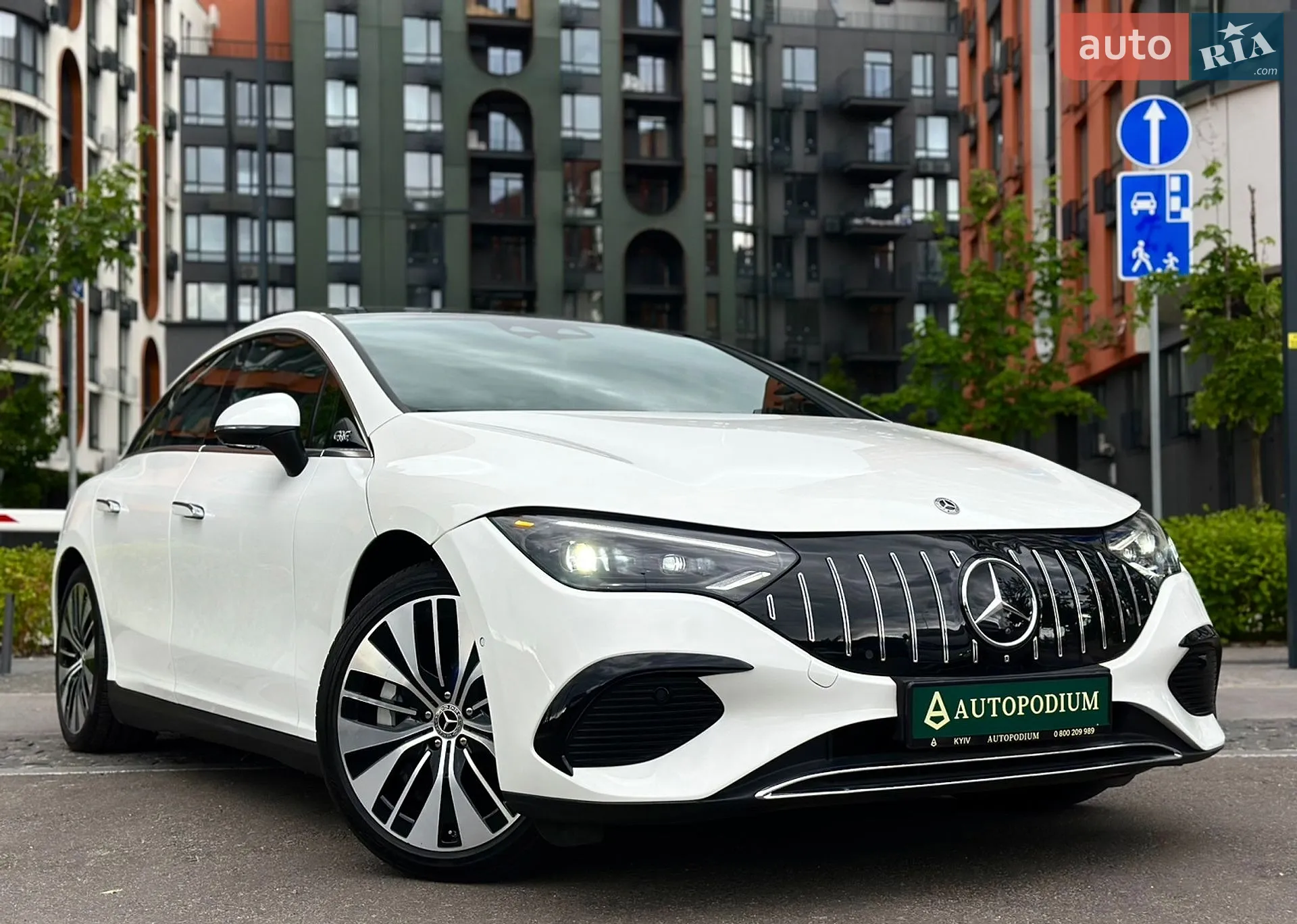 2022 Mercedes-Benz EQE - фото 1