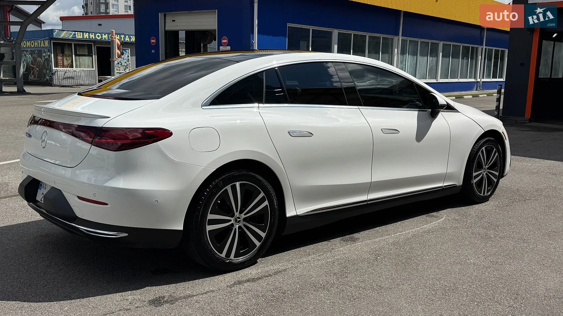 2022 Mercedes-Benz EQE - мініатюра 9
