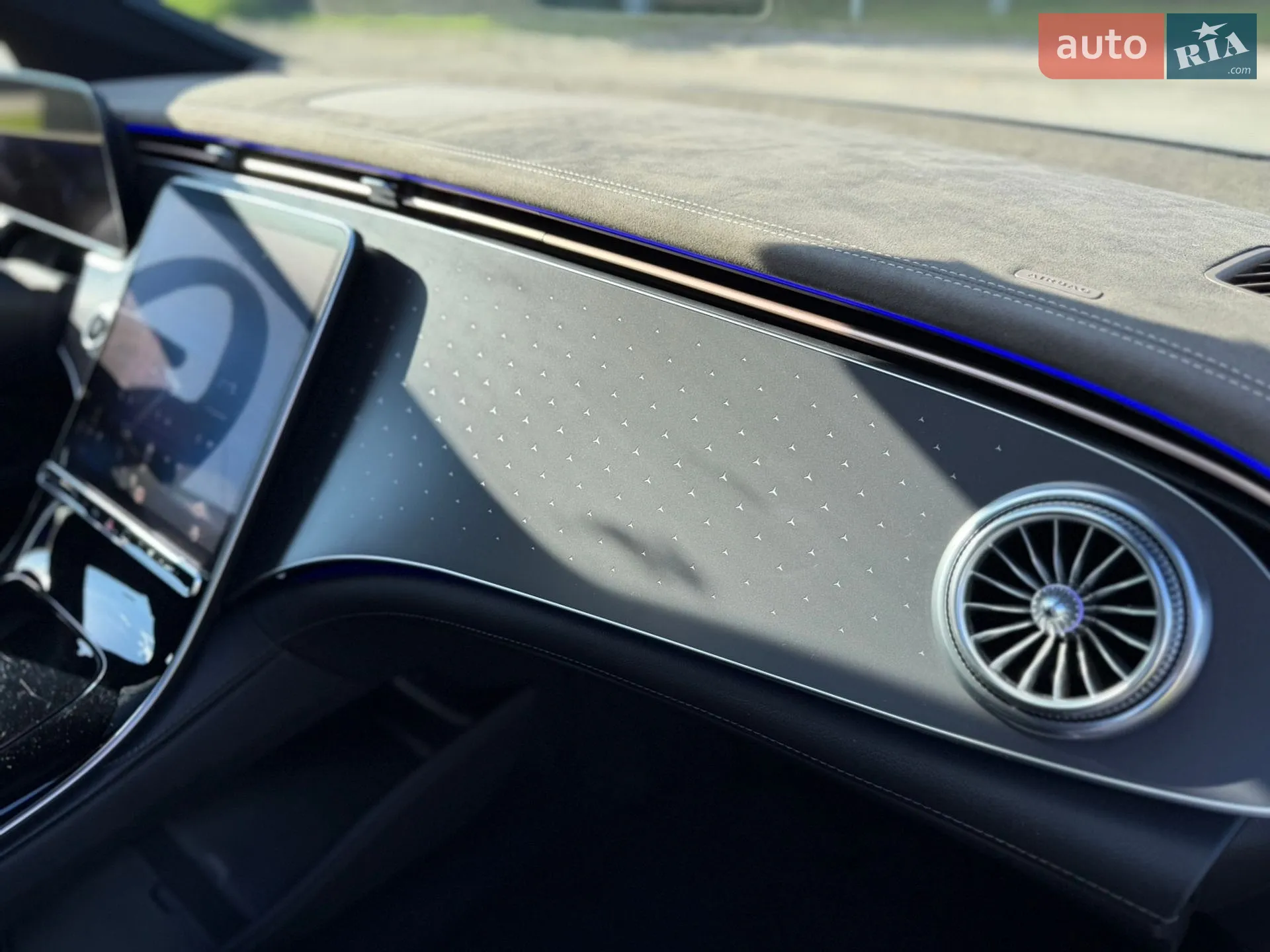 2022 Mercedes-Benz EQE - мініатюра 25