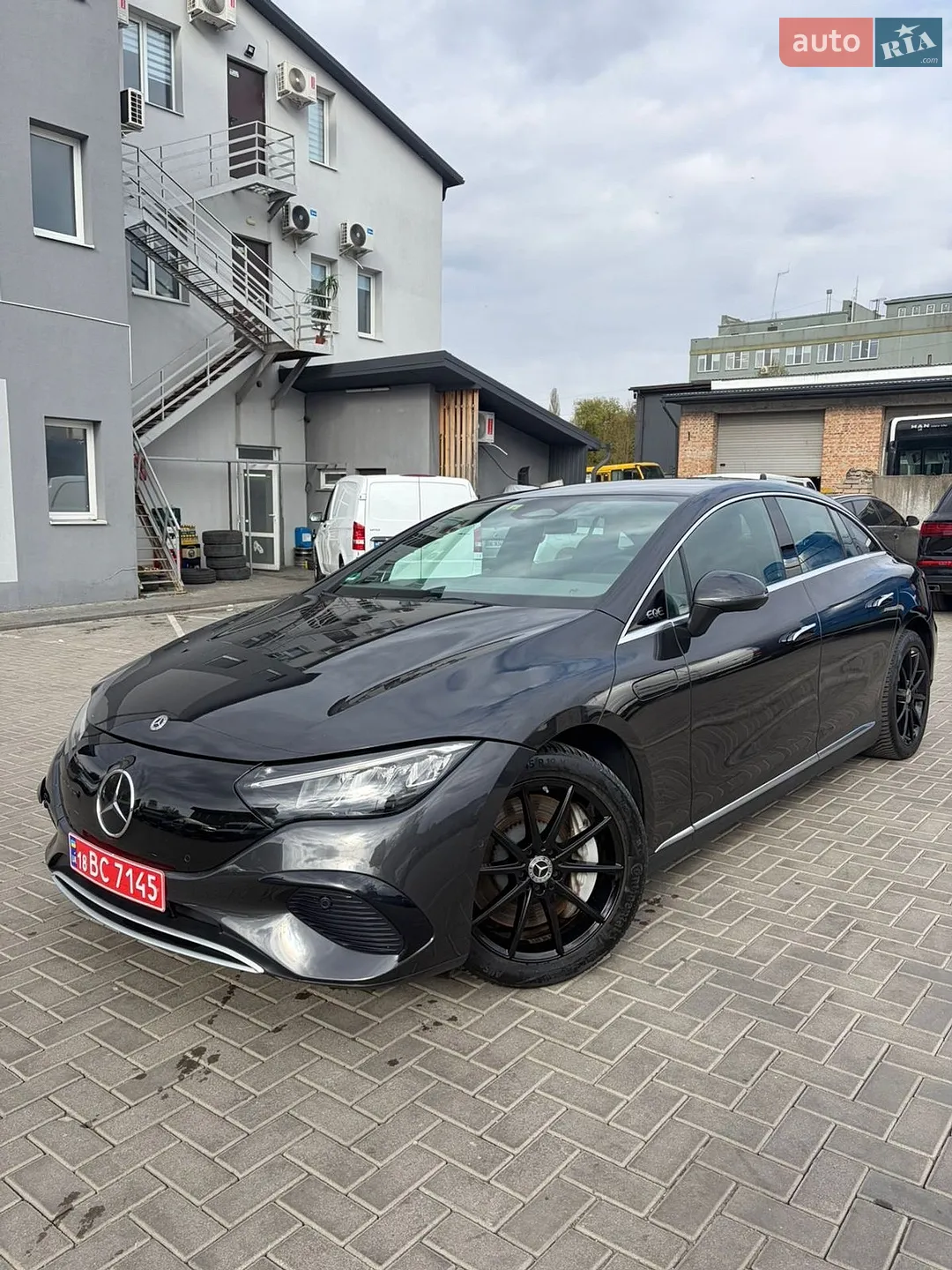 2023 Mercedes-Benz EQE - фото 1