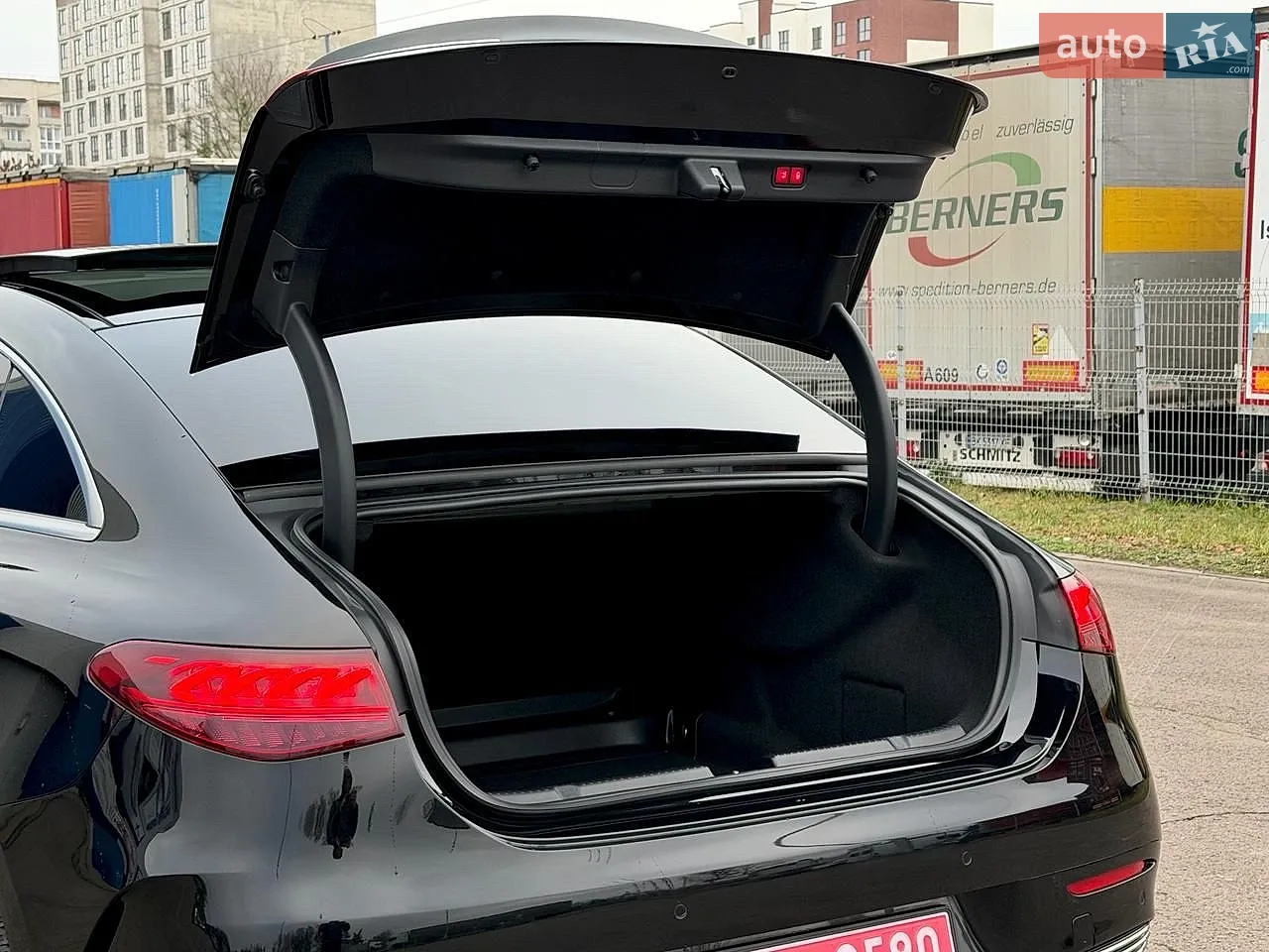 2022 Mercedes-Benz EQE - мініатюра 32