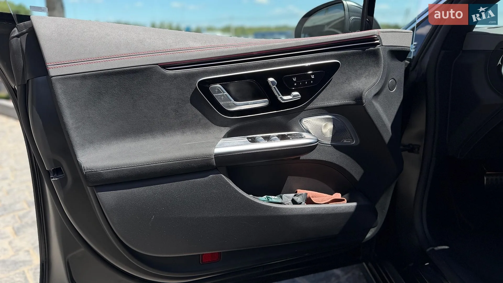 2022 Mercedes-Benz EQE - мініатюра 11
