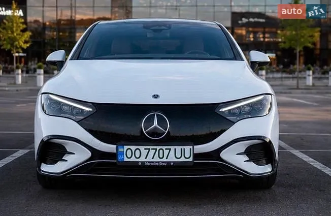 Mercedes-Benz EQE 2024