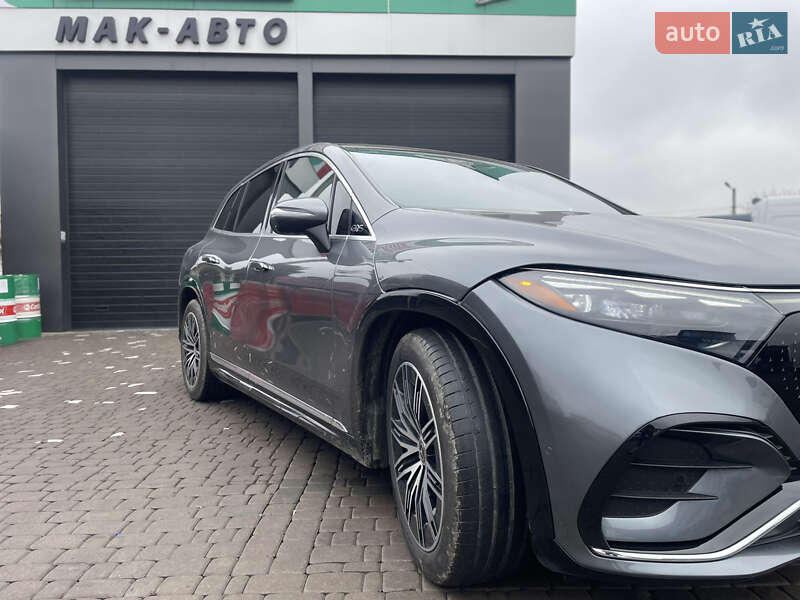 Седан Mercedes-Benz EQS SUV 2023 в Черновцах