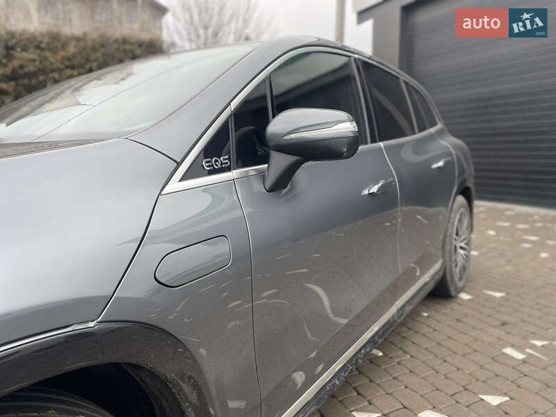 Седан Mercedes-Benz EQS SUV 2023 в Черновцах