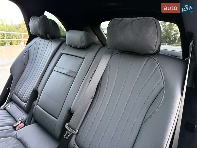Седан Mercedes-Benz EQS SUV 2023 в Киеве