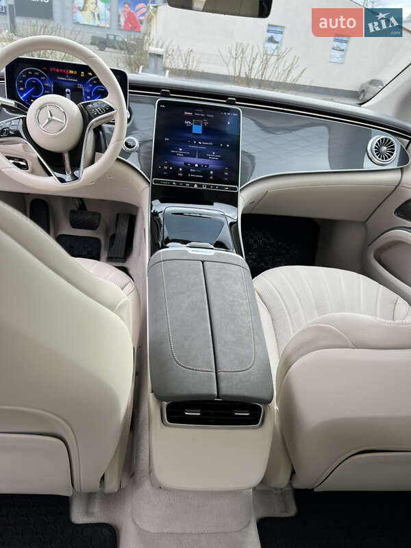 Седан Mercedes-Benz EQS 2022 в Києві