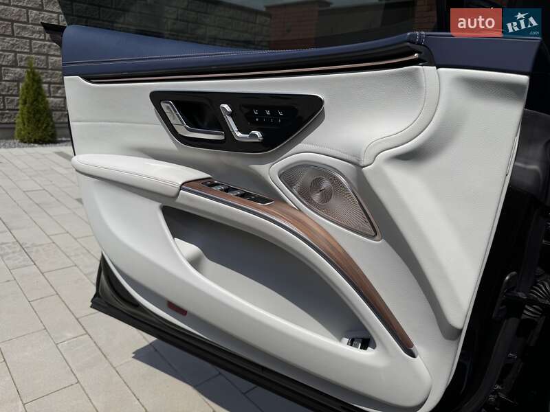 Седан Mercedes-Benz EQS 2022 в Луцке