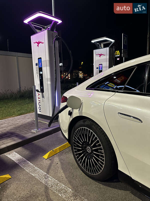 Седан Mercedes-Benz EQS 2022 в Виннице