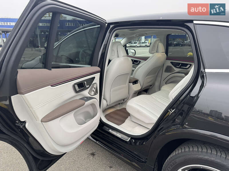 Седан Mercedes-Benz EQS 2022 в Киеве