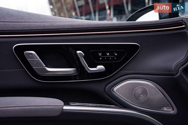 Седан Mercedes-Benz EQS 2022 в Киеве