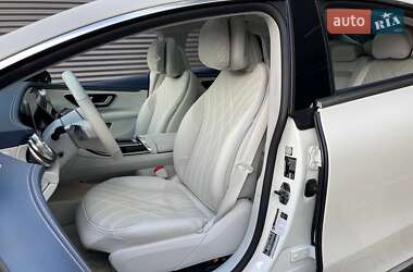 Седан Mercedes-Benz EQS 2022 в 