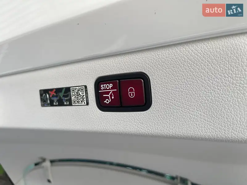 Седан Mercedes-Benz EQS 2022 в 