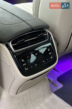 Седан Mercedes-Benz EQS 2022 в 
